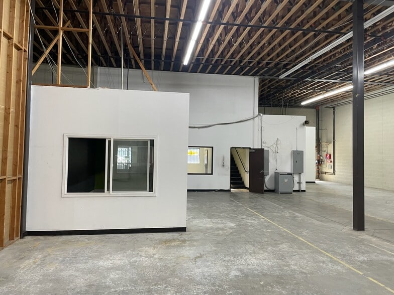 More Photos Of 937 S Alameda St, Los Angeles Warehouse For Lease