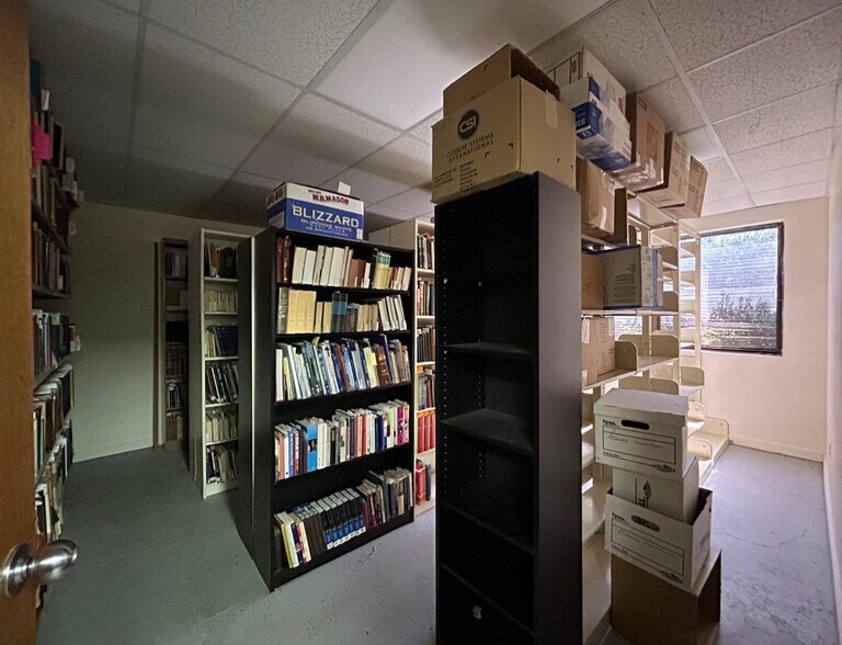 More Photos Of 831 DeKalb Pike, Blue Bell Schools For Sale