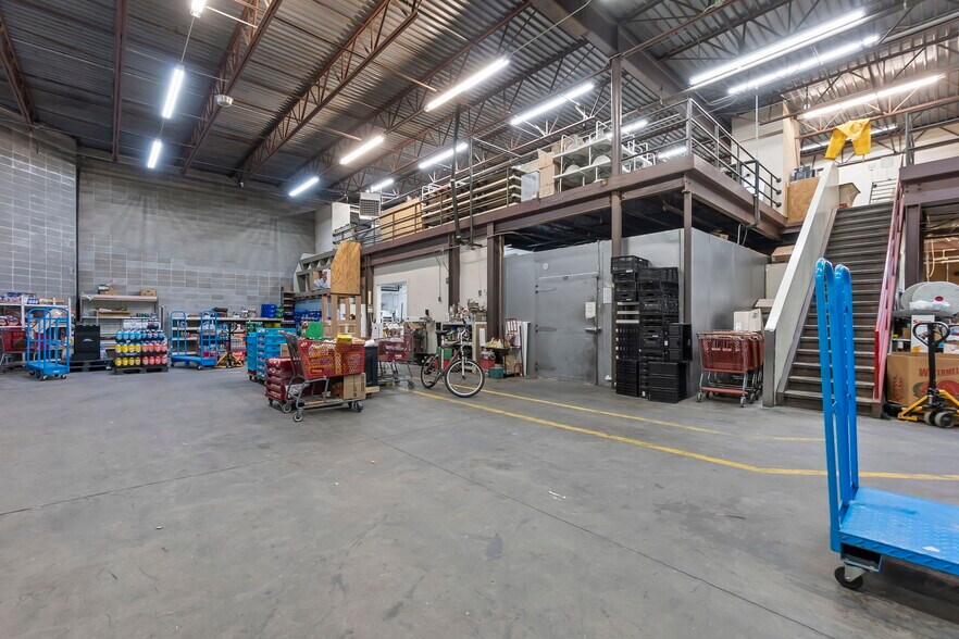 More Photos Of 121 S Sprigg St, Cape Girardeau Supermarket For Sale