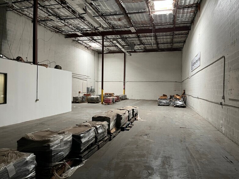 More Photos Of 9366 Wallisville Rd, Houston Warehouse For Lease