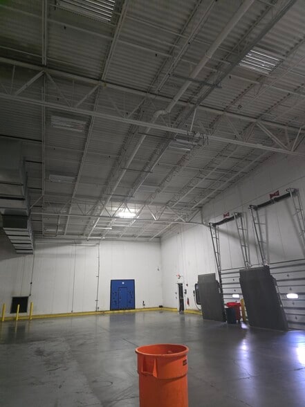 More Photos Of 10777 High Point Dr, Olive Branch Distribution For Lease