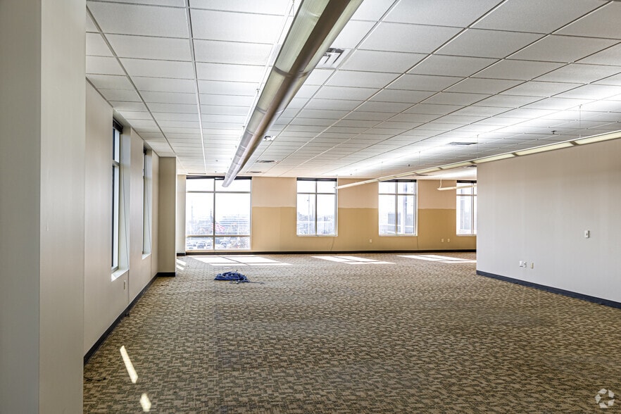 More Photos Of 6700 W 115th St, Overland Park Office For Lease