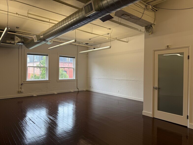 More Photos Of 1231 NW Hoyt St, Portland Loft Creative Space For Lease