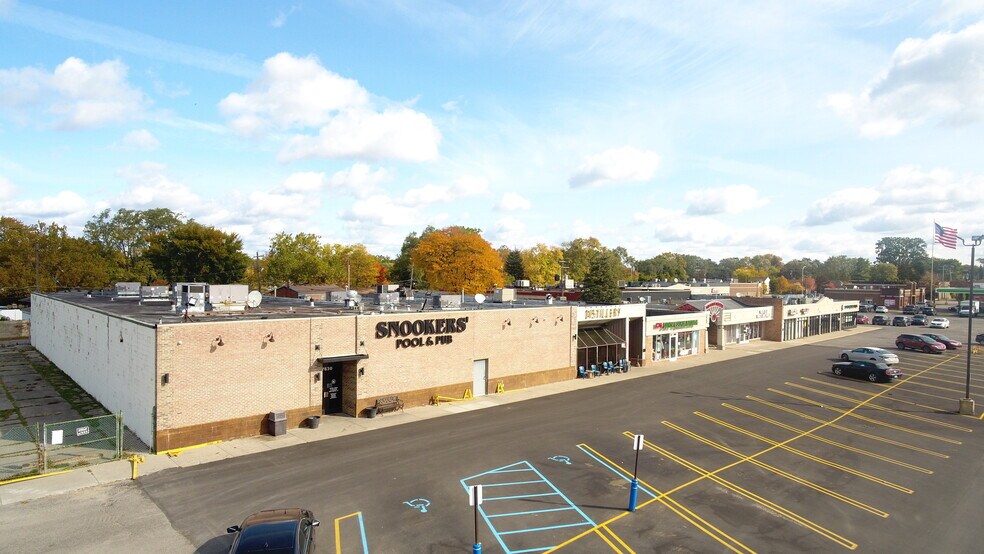 More Photos Of 27556-27630 Schoolcraft Rd, Livonia Freestanding For Sale