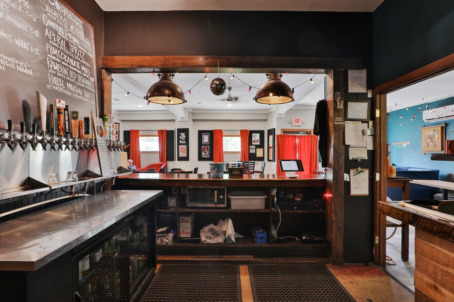 More Photos Of 310-312 E Hudson St, Columbus Freestanding For Sale