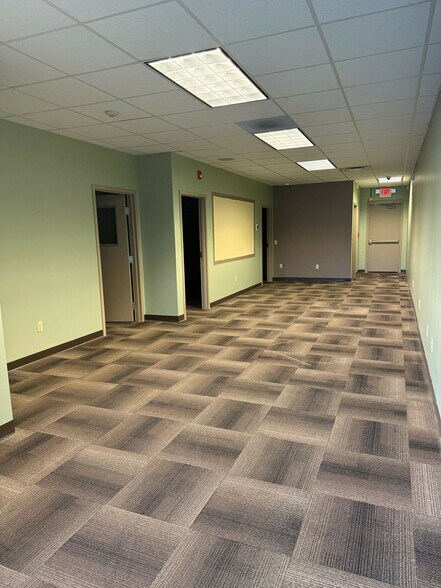 More Photos Of 155 Jefferson Blvd, Warwick Office For Lease