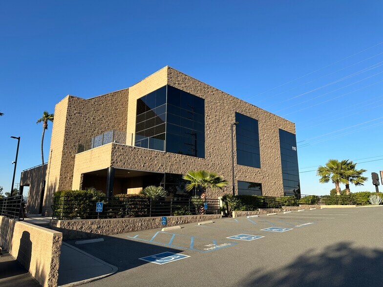 More Photos Of 110 N Lincoln Ave, Corona Medical For Lease