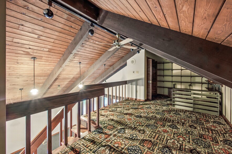 More Photos Of 2000 Green St, Farrell Medical For Sale