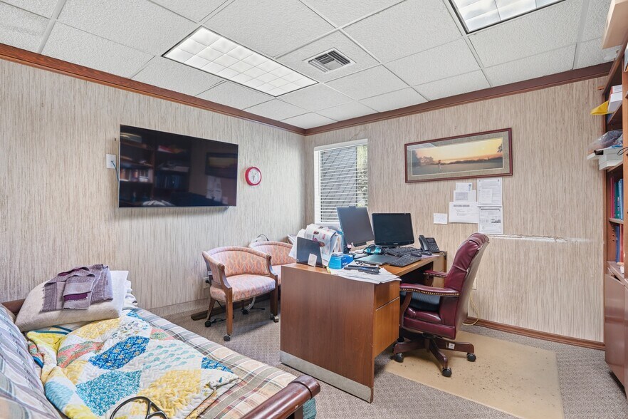 More Photos Of 908 S Fort Harrison Ave, Clearwater Office For Sale