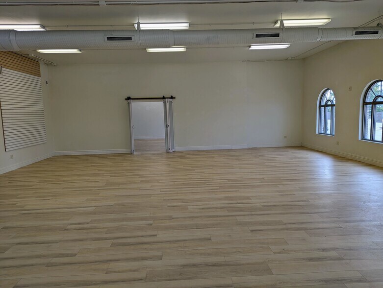 More Photos Of 1255-1263 S Monroe Ave, Green Bay Unknown For Lease