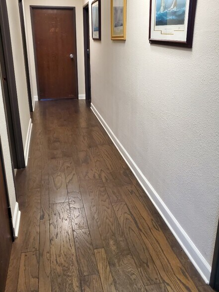 More Photos Of 940 W 17th St, Santa Ana Unknown For Lease