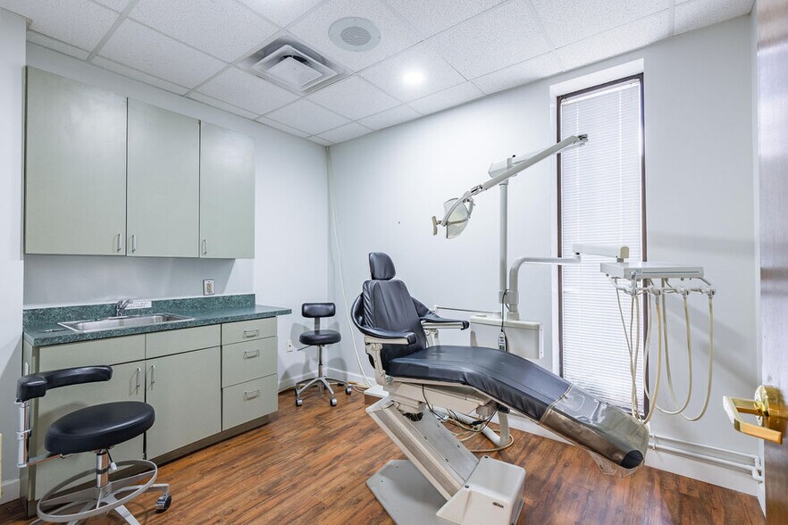 More Photos Of 361 N Marietta Pky NE, Marietta Medical For Lease