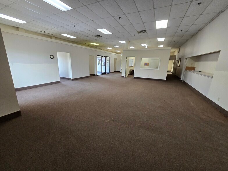 More Photos Of 4695 Winchester Rd, Memphis Flex For Sale