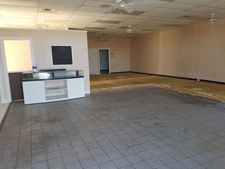 More Photos Of 12805 W Beardsley Rd, Sun City West General Retail For Lease