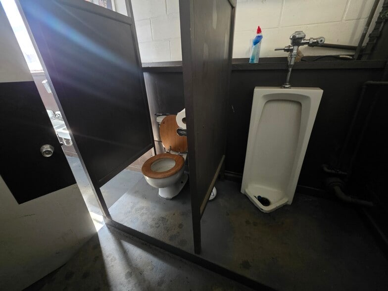 More Photos Of 220 Madison st, Webb City Industrial For Sale