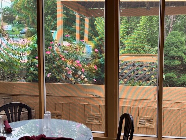 More Photos Of 6147 York Rd, Spring Grove General Retail For Sale