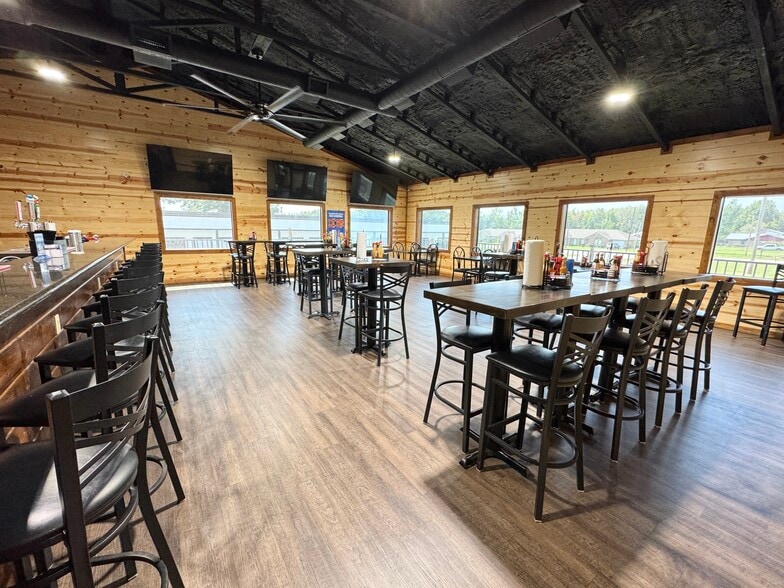 More Photos Of 500 SE Lincoln Rd, Idabel Hotel For Sale