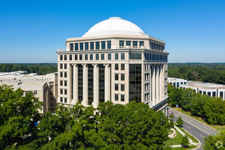 More Photos Of 4250 Congress St, Charlotte Office For Lease