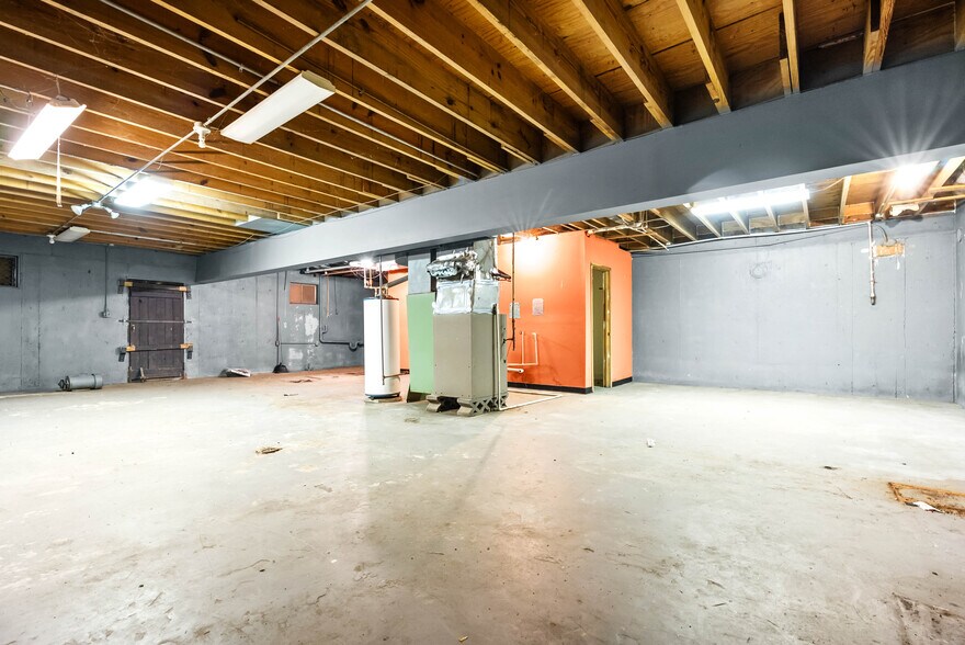 More Photos Of 2350 Squire Boone SW rd, Mauckport General Retail For Lease