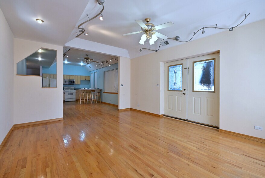 More Photos Of 6744-6756 W Belmont Ave, Chicago Storefront Retail Residential For Sale
