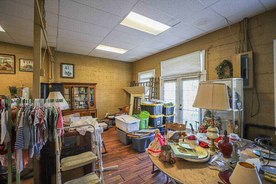 More Photos Of 210 Main St, Hazel Storefront For Sale