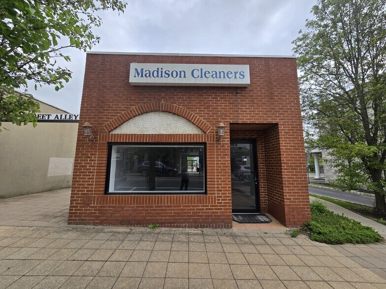 More Photos Of 88 Main St, Madison Freestanding For Sale