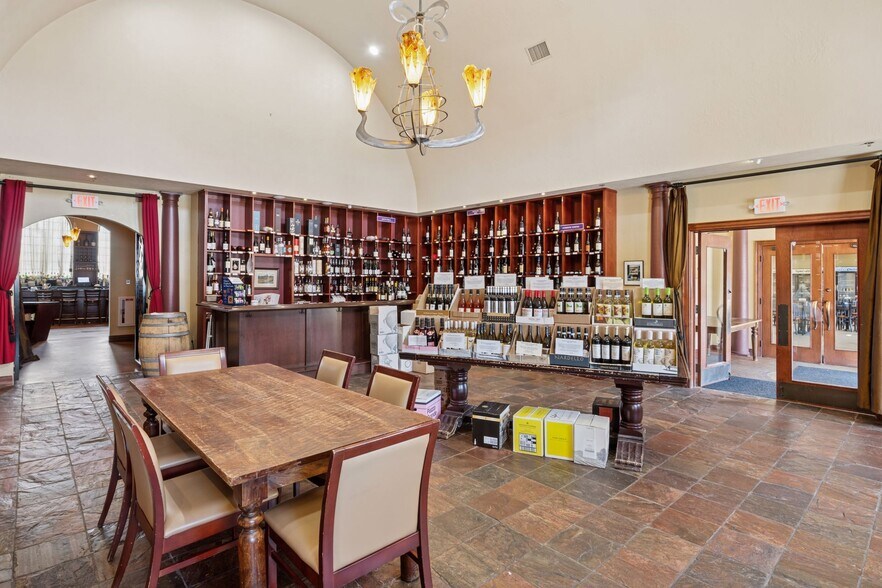 More Photos Of 981 Sibley Memorial Hwy, Lilydale Restaurant For Sale