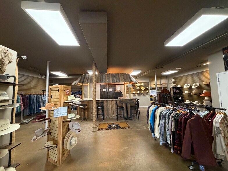 More Photos Of 5521 Western Blvd, Raleigh Freestanding For Lease