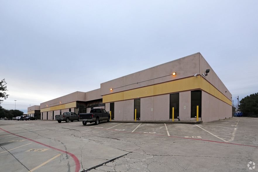 Primary Photo Of 2508-2536 NE Loop 820, Fort Worth Distribution For Sale