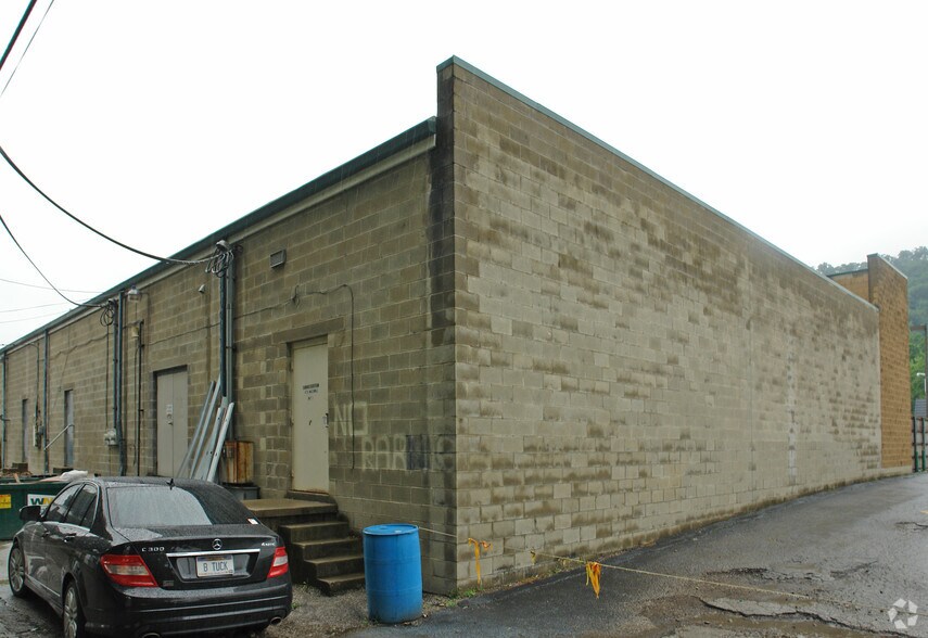 More Photos Of 4216 Maccorkle Ave SE, Charleston Storefront Retail Office For Lease