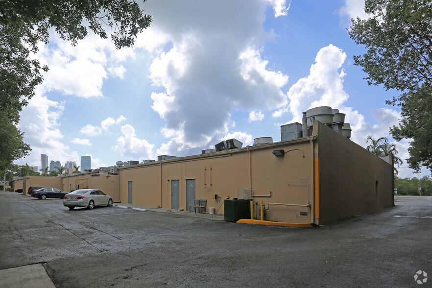 More Photos Of 3405-3495 NE 163rd St, North Miami Beach Unknown For Lease