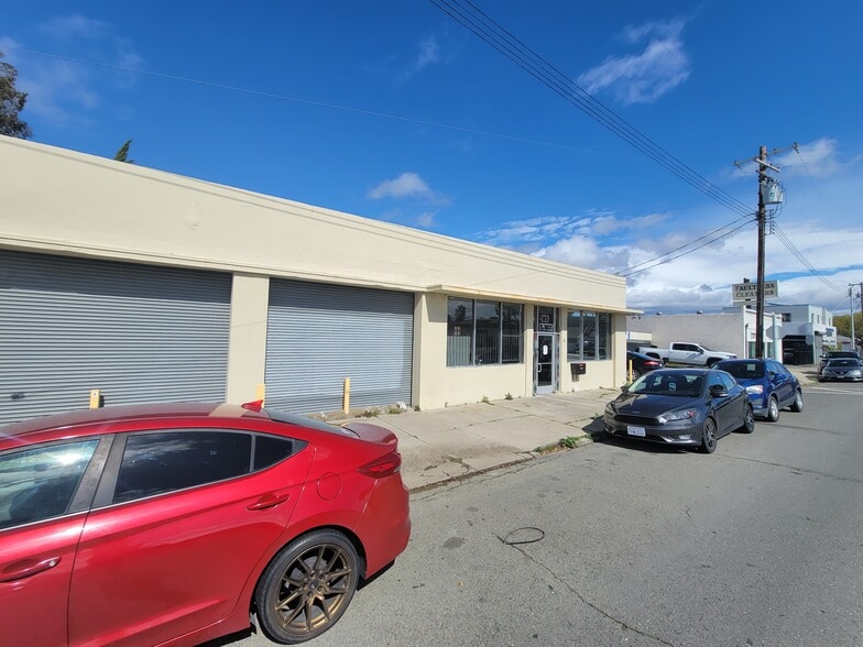 More Photos Of 415 E 10th St, Pittsburg Warehouse For Lease