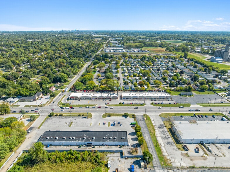 More Photos Of 503-559 S Reynolds Rd, Toledo Freestanding For Sale