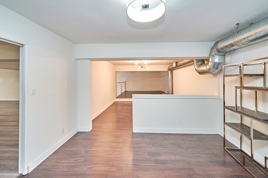 More Photos Of 1071 N Fairfax Ave, West Hollywood Storefront Retail Office For Lease