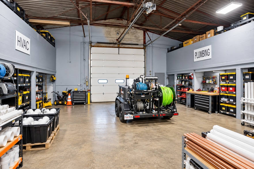 More Photos Of 21 Mainline Dr, Westfield Warehouse For Sale