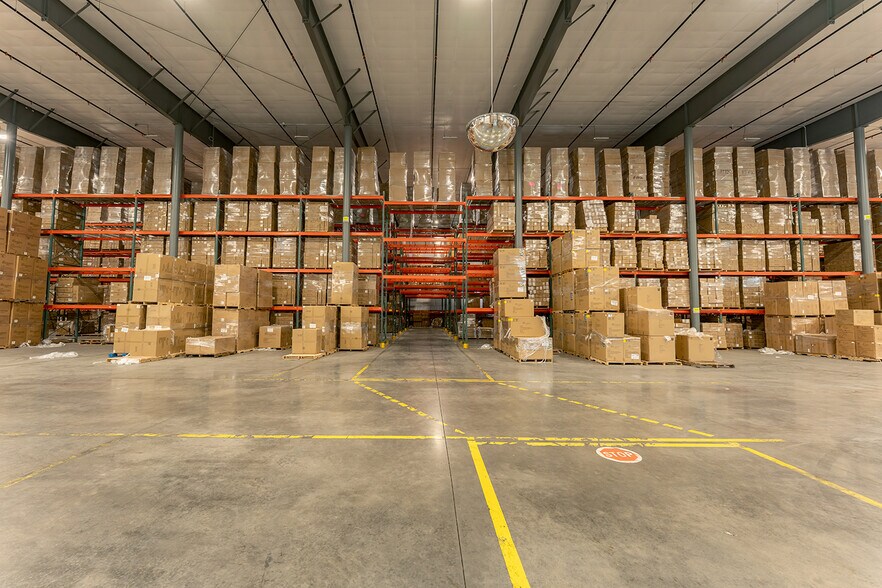 More Photos Of 2537 County Line rd, Eau Claire Manufacturing For Sale