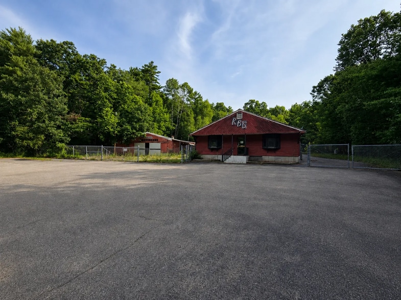Primary Photo Of 85 Nh 27, Raymond Manufacturing For Sale