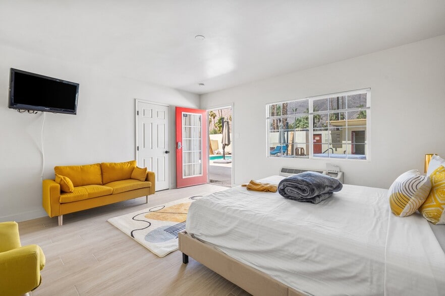 More Photos Of 526 S Warm Sands Dr, Palm Springs Hotel For Sale