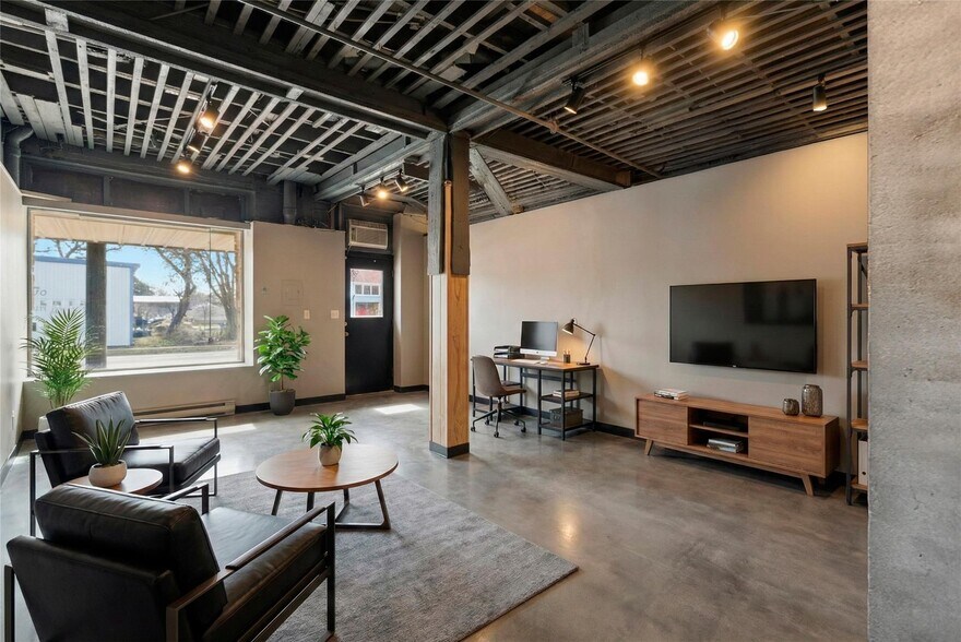 More Photos Of 226 E Blackjack St, Dublin Storefront Retail Residential For Sale