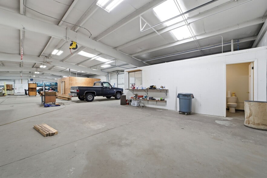 More Photos Of 114 5th St, Fowler Industrial For Sale