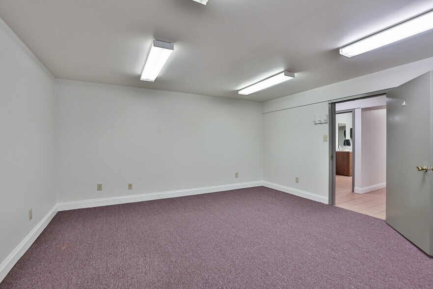 More Photos Of 3989 S US Route 42, Lebanon Office For Sale