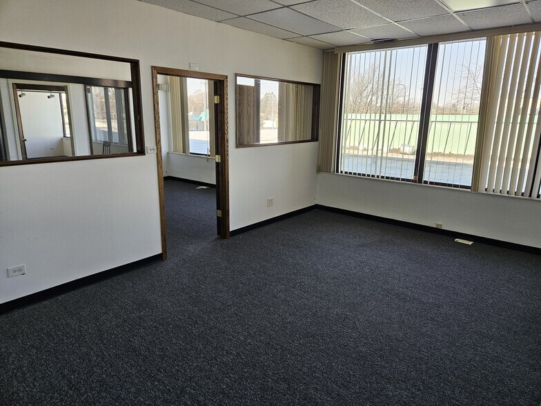 More Photos Of 4410-4414 Roosevelt Rd, Hillside Office For Lease