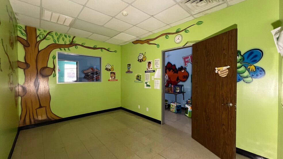 More Photos Of 7138-7142 Cole Creek Dr, Houston Unknown For Lease