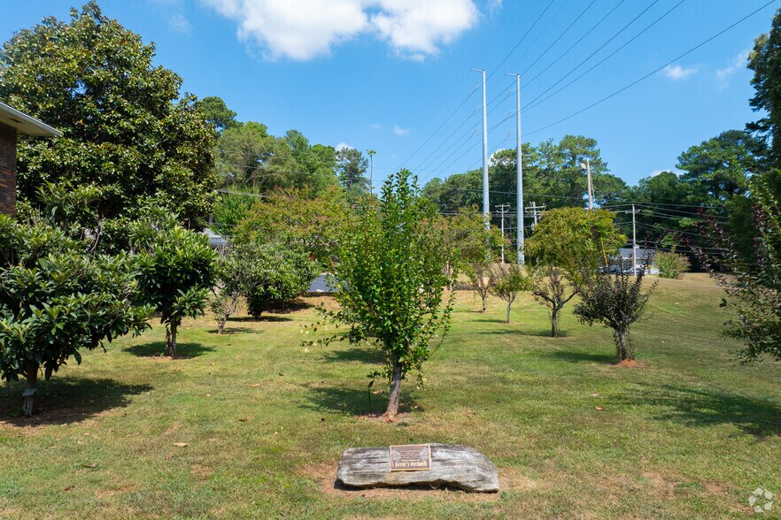 More Photos Of 1988 Plaza Ln SW, Atlanta Apartments For Sale