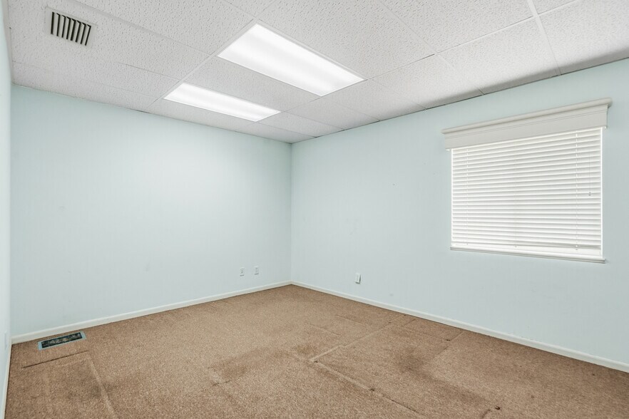 More Photos Of 2145 15th Ave, Vero Beach Office For Sale