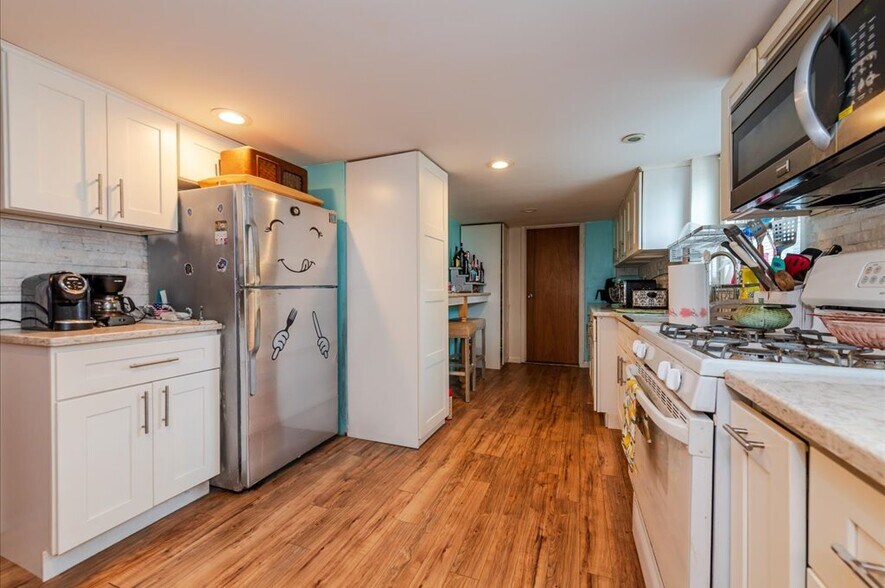 More Photos Of 720 Clarence Ave, Bronx Multifamily For Sale