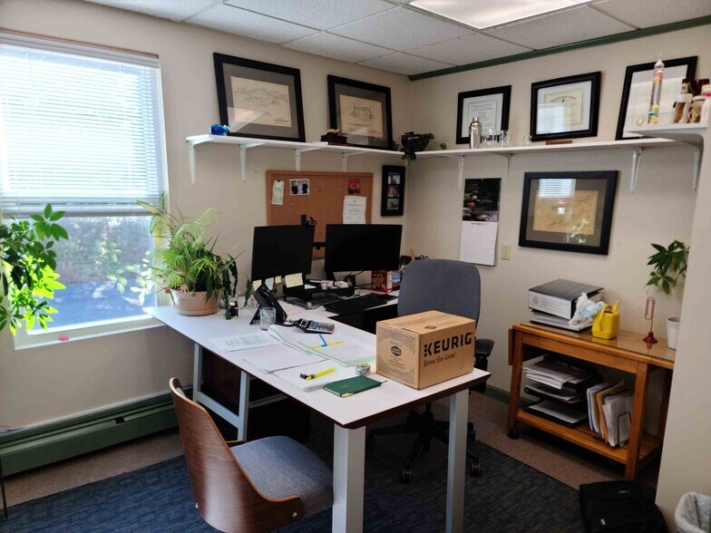 More Photos Of 114 State Rd, Sagamore Beach Warehouse For Lease