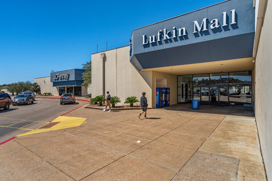 Primary Photo Of 4600 S Medford Dr, Lufkin Department Store For Sale
