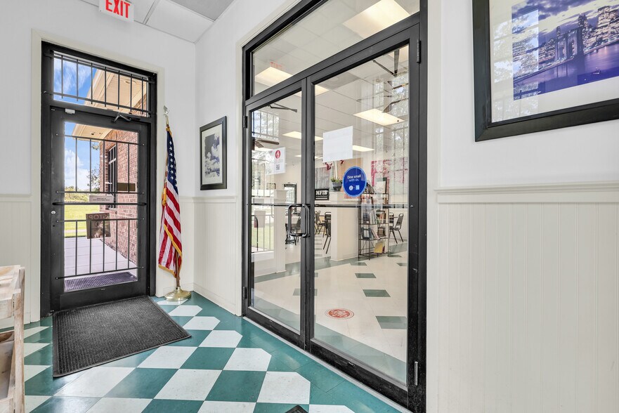 More Photos Of 114 Horizon Park Dr, Savannah Restaurant For Sale