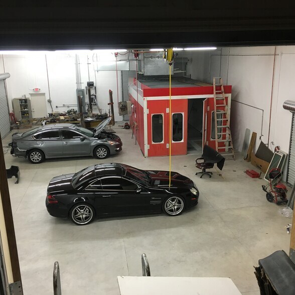 More Photos Of 1742 Canova St SE, Palm Bay Auto Repair For Sale